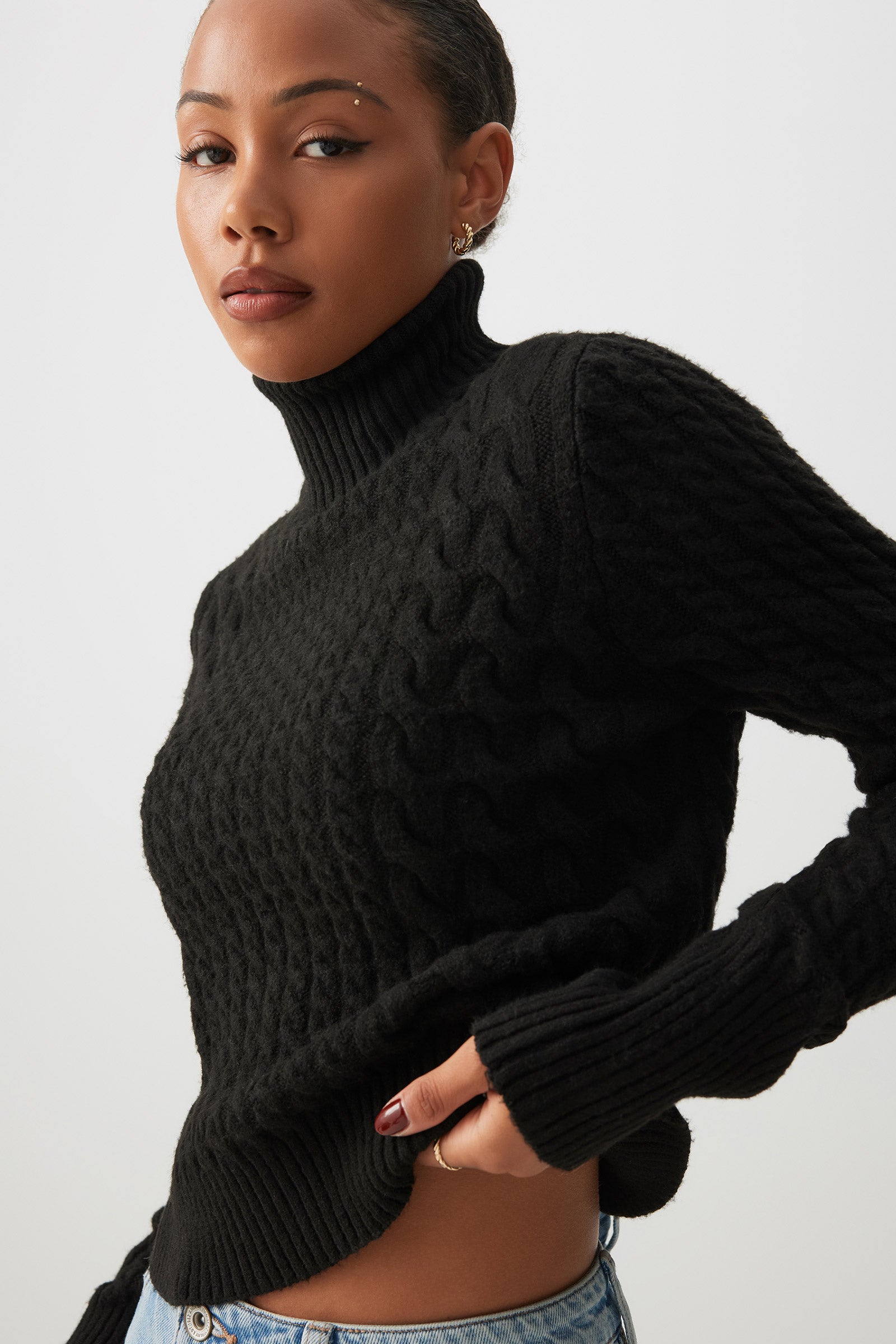 Cable Knit Crop Turtleneck Sweater – Ardene