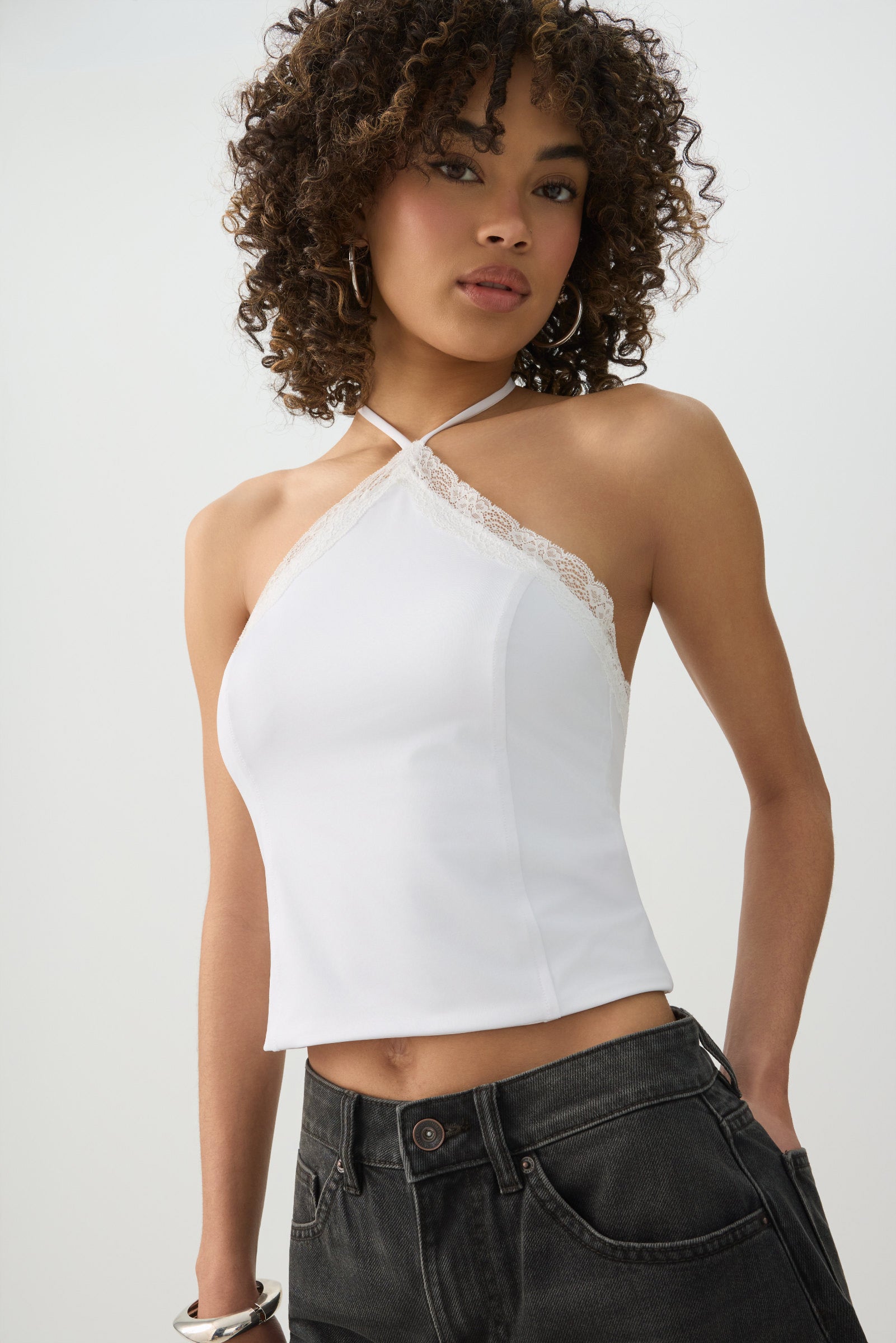 トップス andwang Cross lace tanktop Lace Tank Top – Ardene