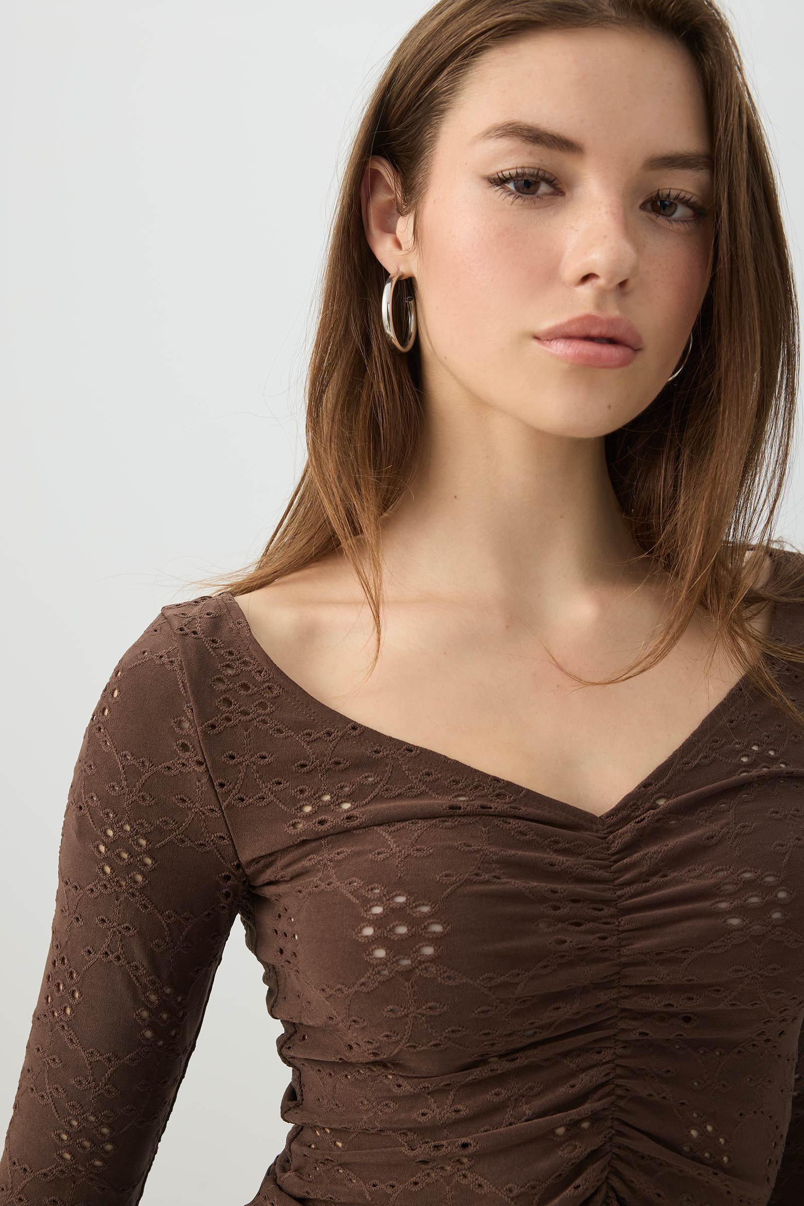 Ruched Front Eyelet Top – Ardene