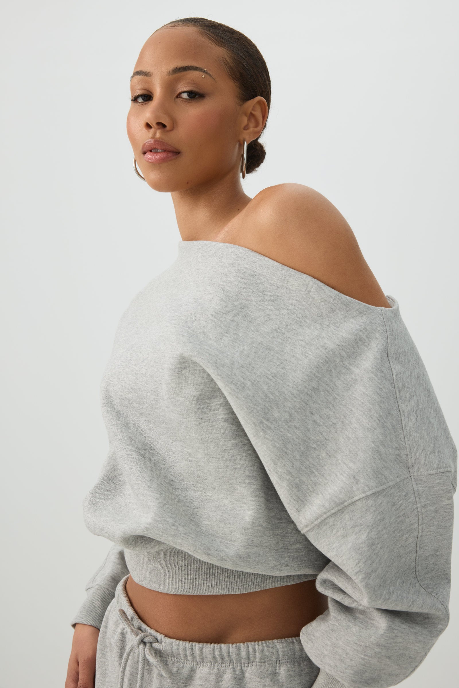 Off Shoulder Sweatshirt – Ardene