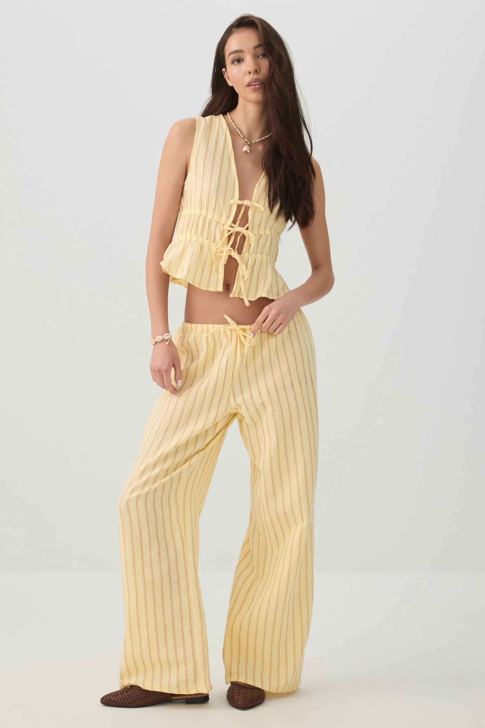 Mid Rise Pull On Wide Leg Pant – Ardene