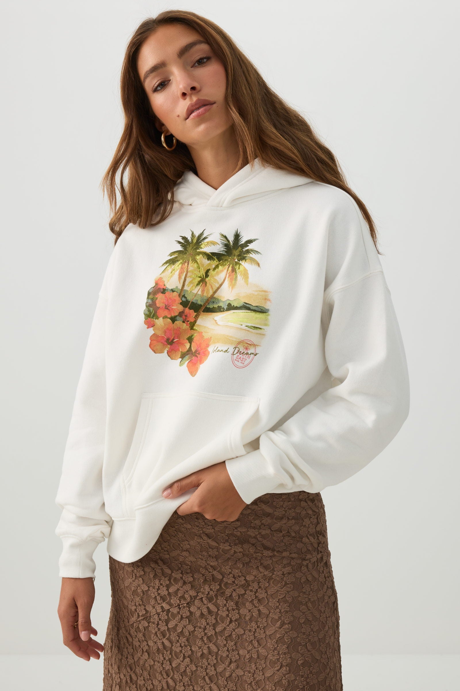 Oversized Graphic Hoodie – Ardene
