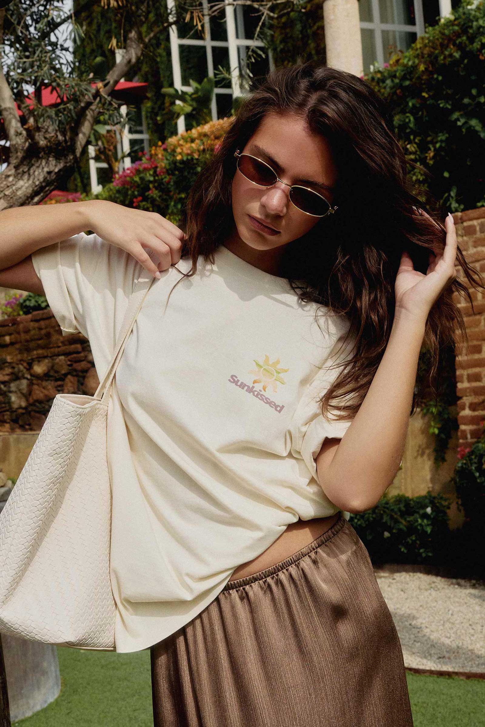Longline Oversized Graphic T-Shirt – Ardene