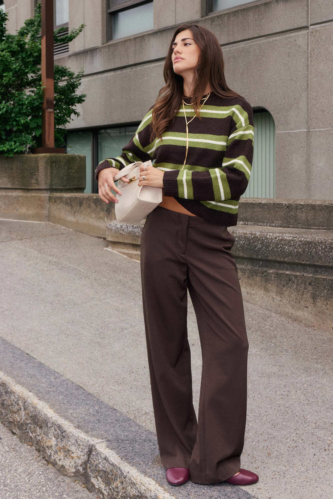 Pantalon à taille mi-haute et jambe large