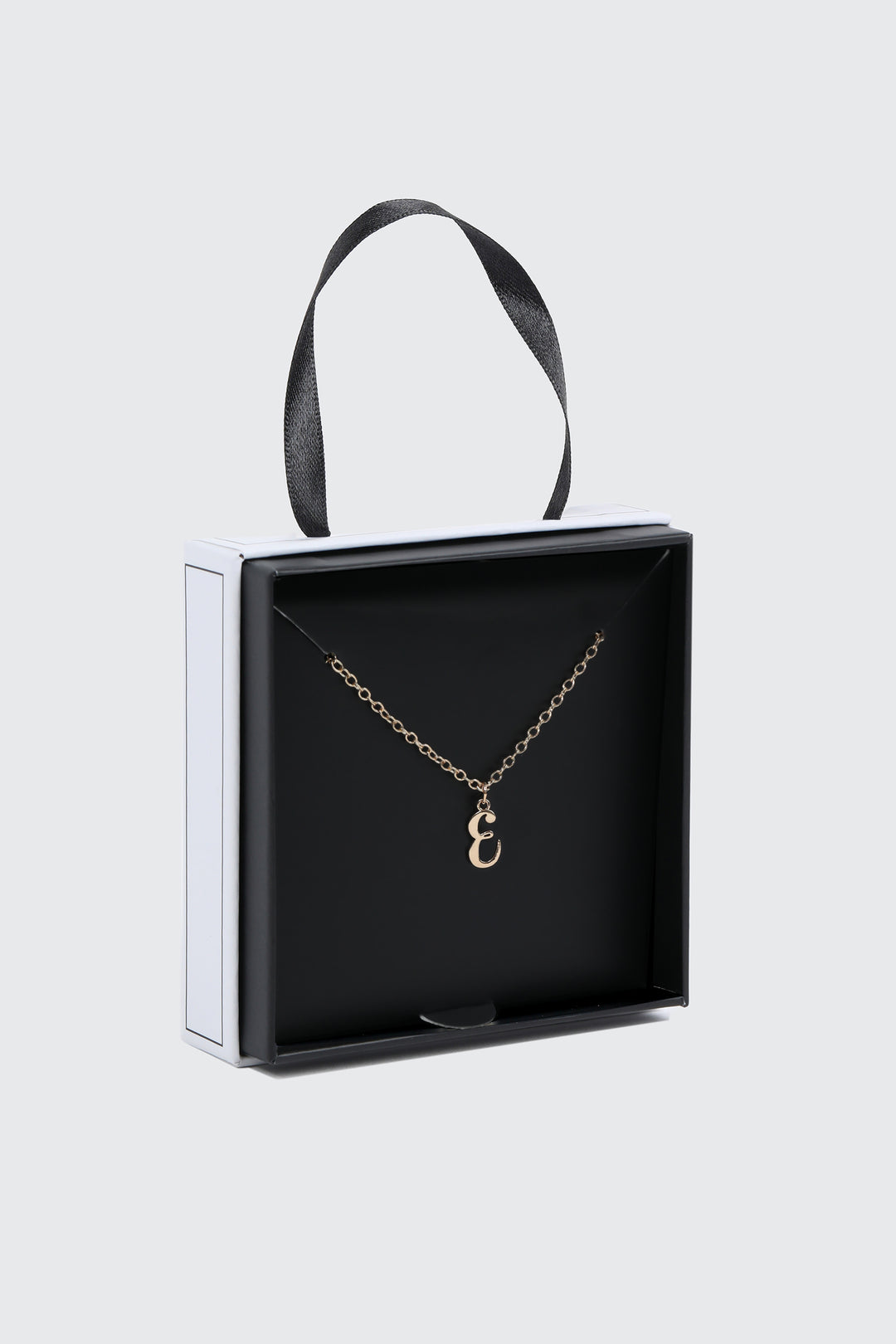 Collier initiale E