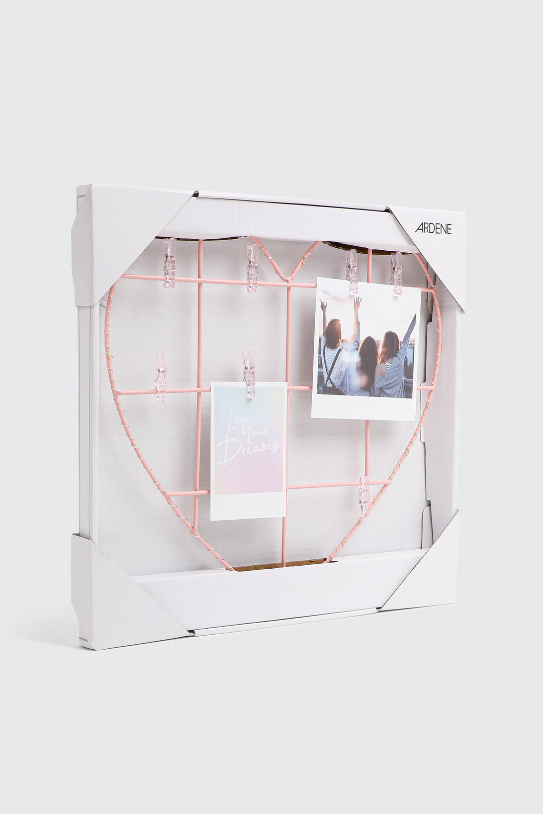 Cadre photo en cœur avec épingles