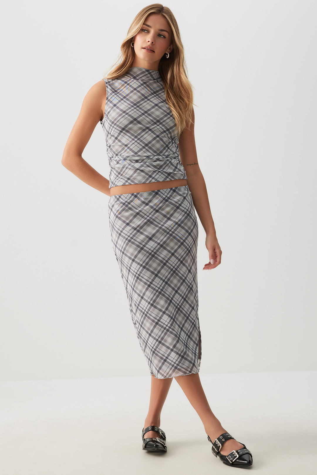 Printed Mesh Mock neck Top