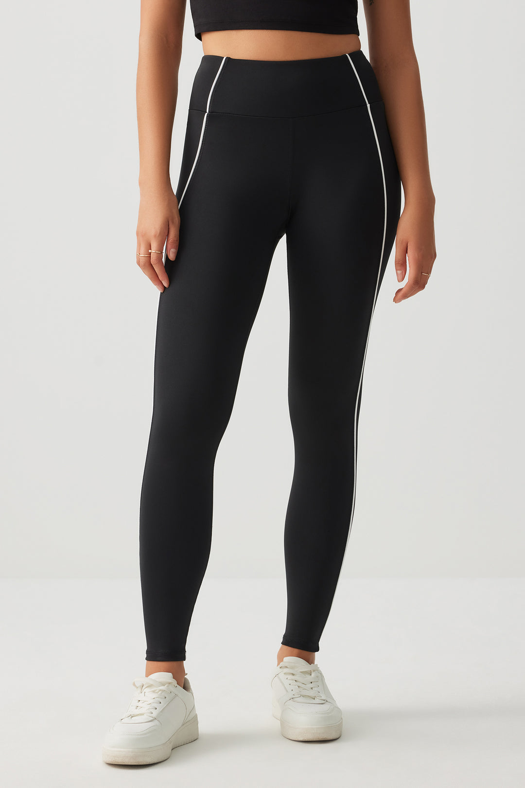 Contrast Piping Leggings