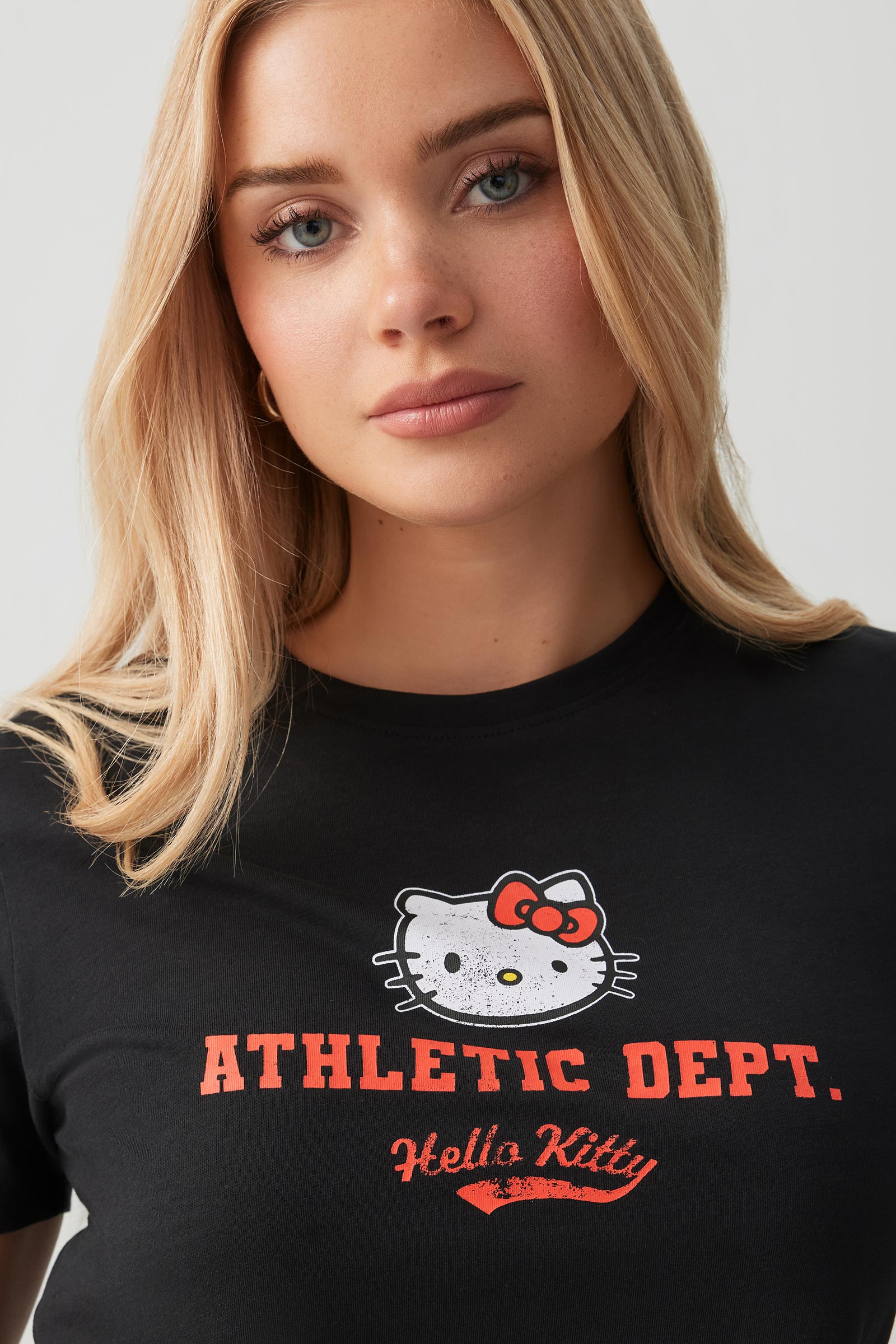 Hello Kitty Crop T-Shirt – Ardene