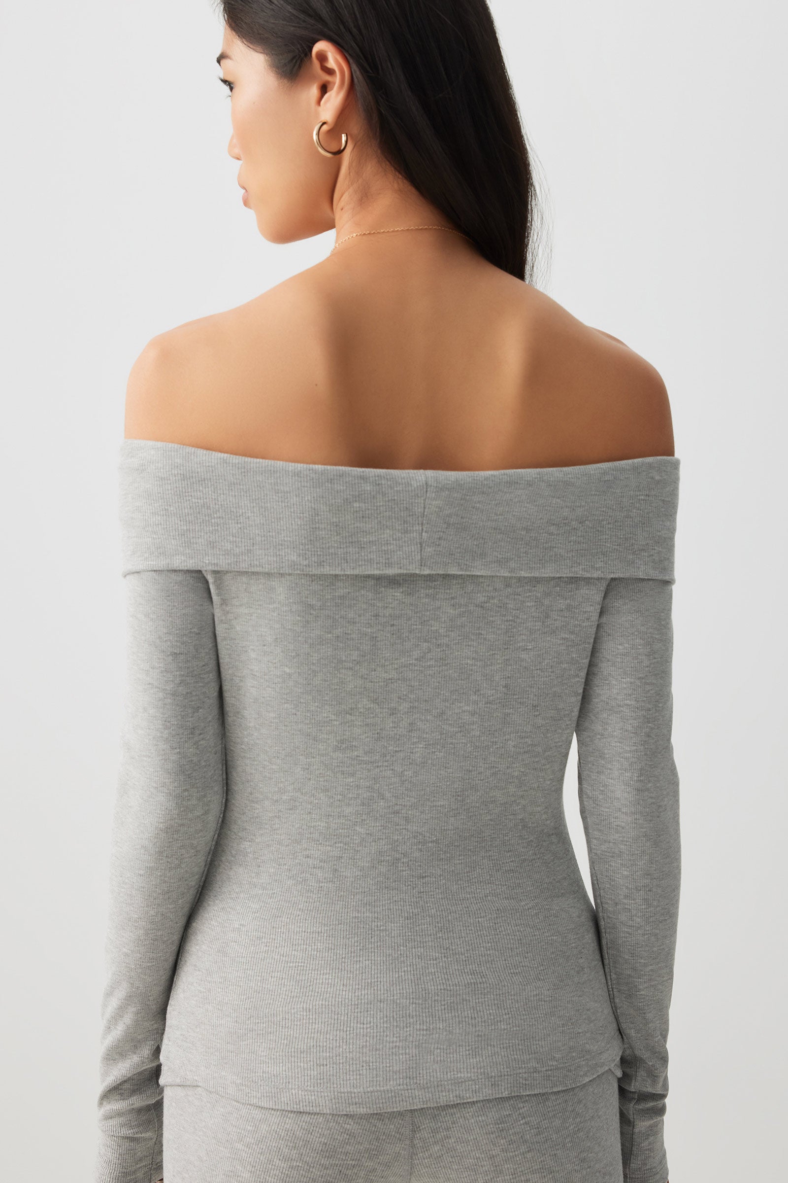 Super Stretch Off Shoulder Top – Ardene