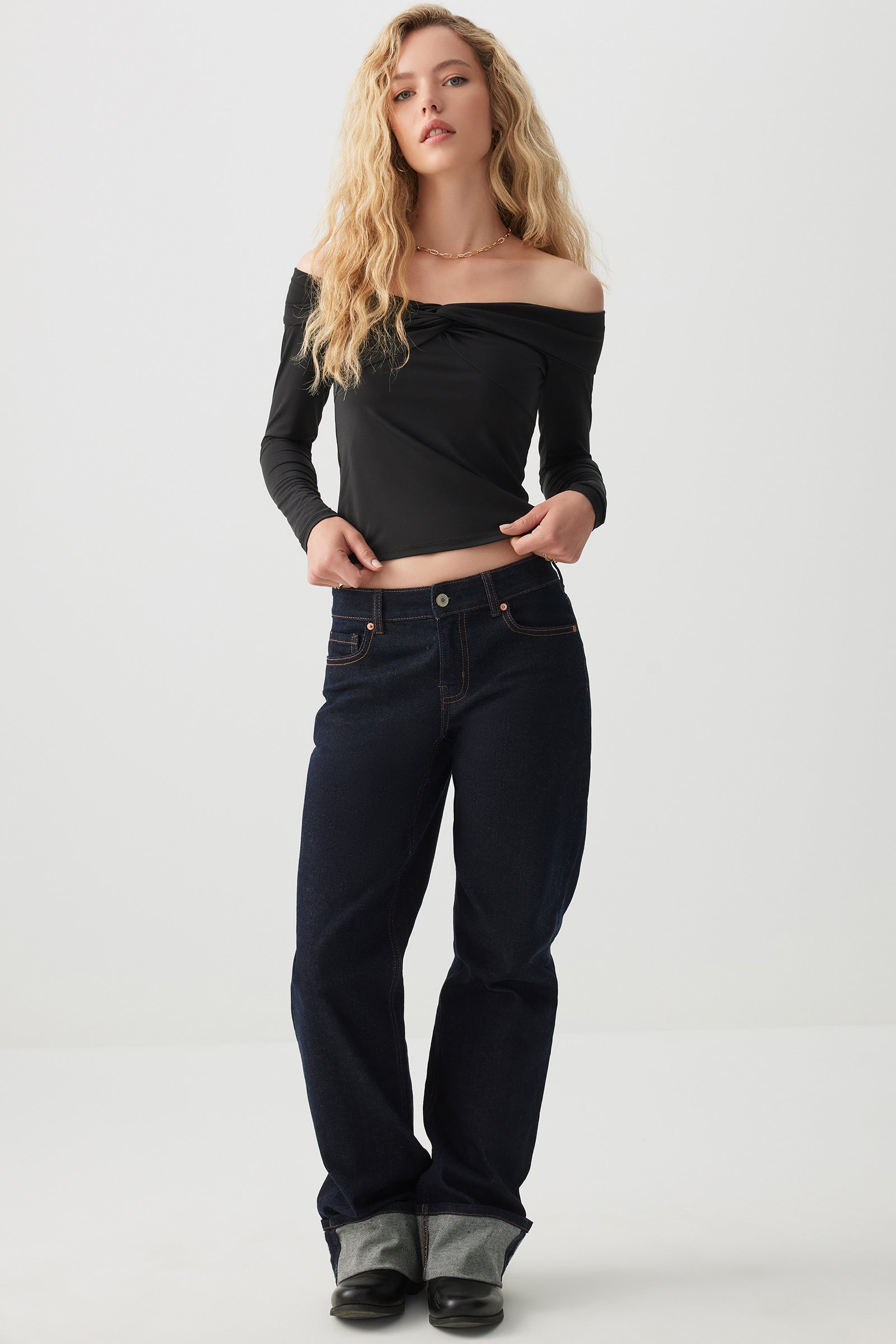 Twist Front Off Shoulder Top – Ardene