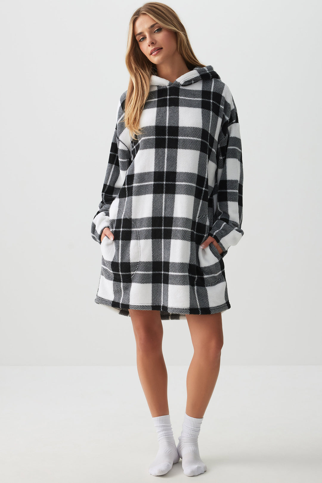 SUNDAYSOFT Loungy Hoodie