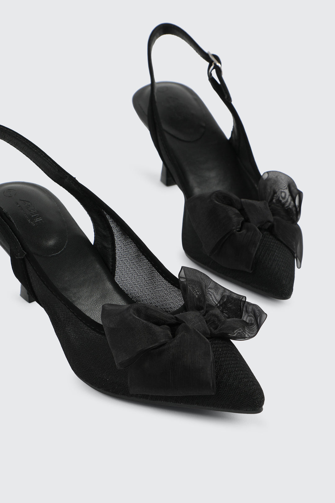 Escarpins en maille à bride arrière et boucle