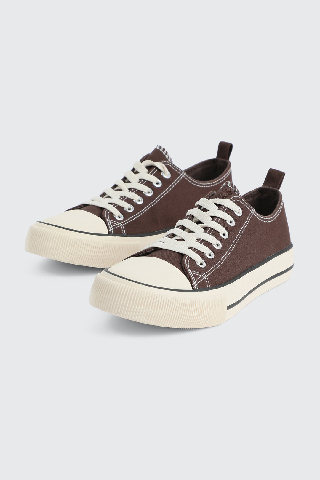 Low Top Sneakers with Toe Cap