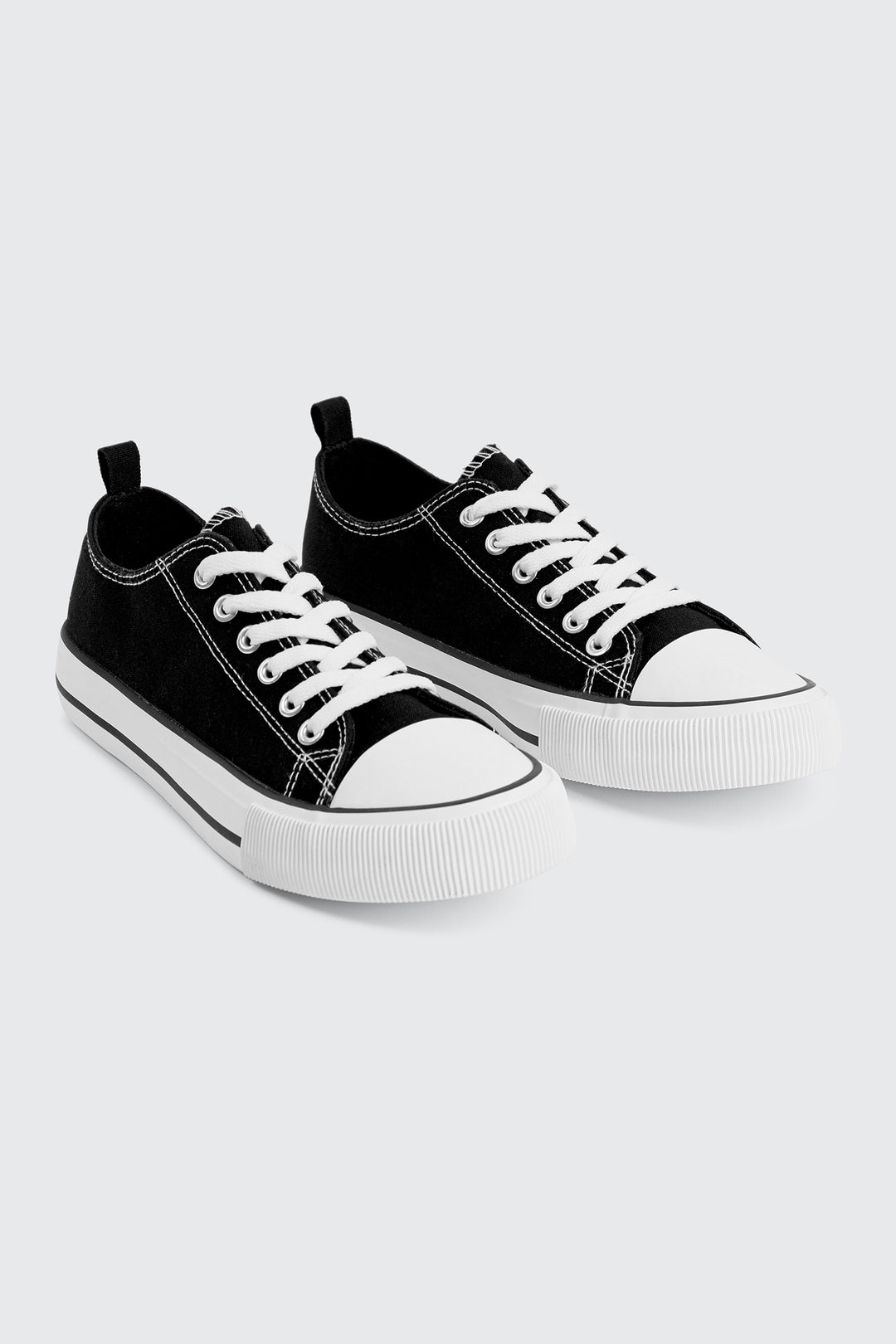 Low Top Sneakers with Toe Cap