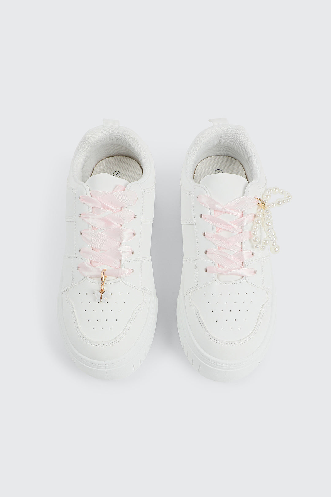 Espadrilles basketball à breloques amovibles