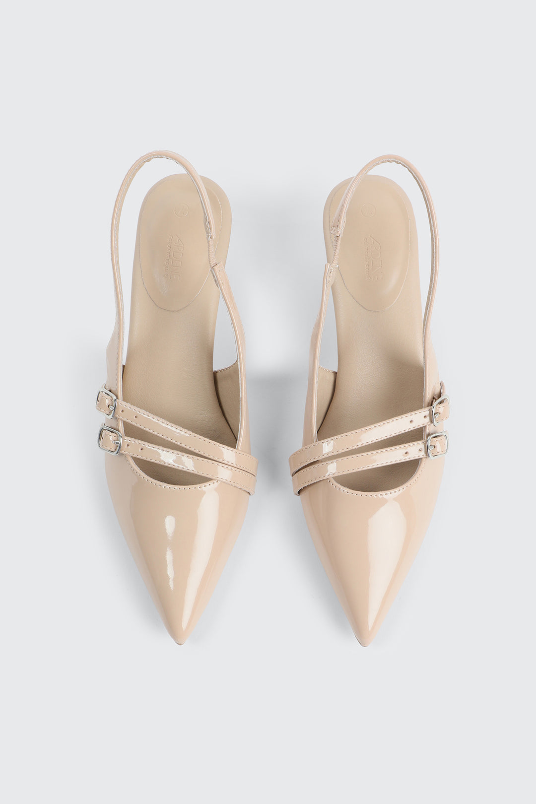 Escarpins à bride arrière et boucles doubles