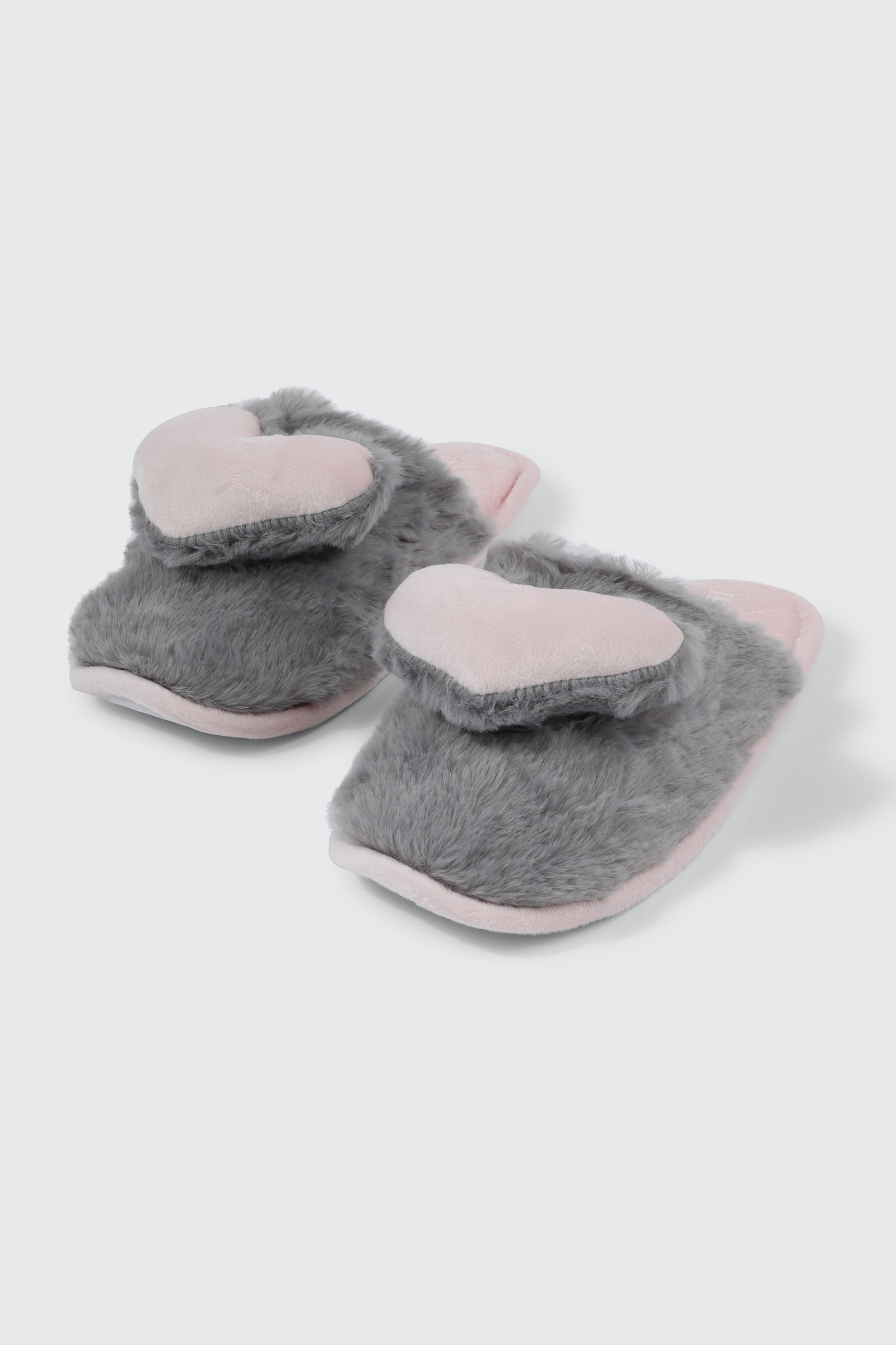 3D Heart Faux Fur Slippers – Ardene