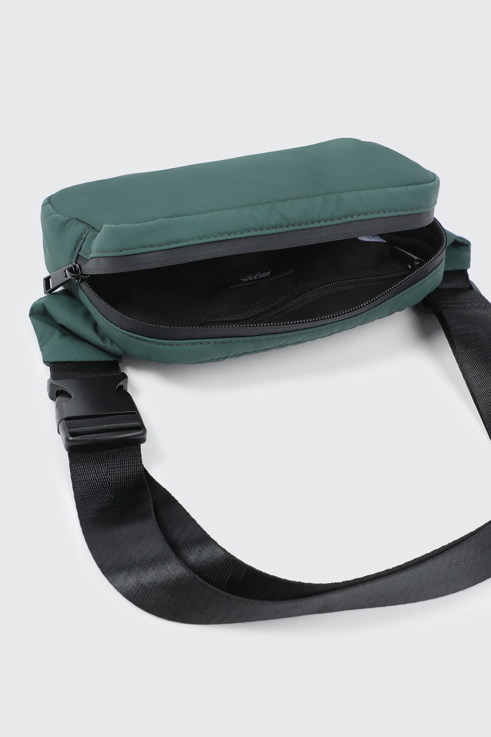 バッグ STONE  Nylon l Fanny Pack Stone Island Waist Pouch Bag Black – Très Bien