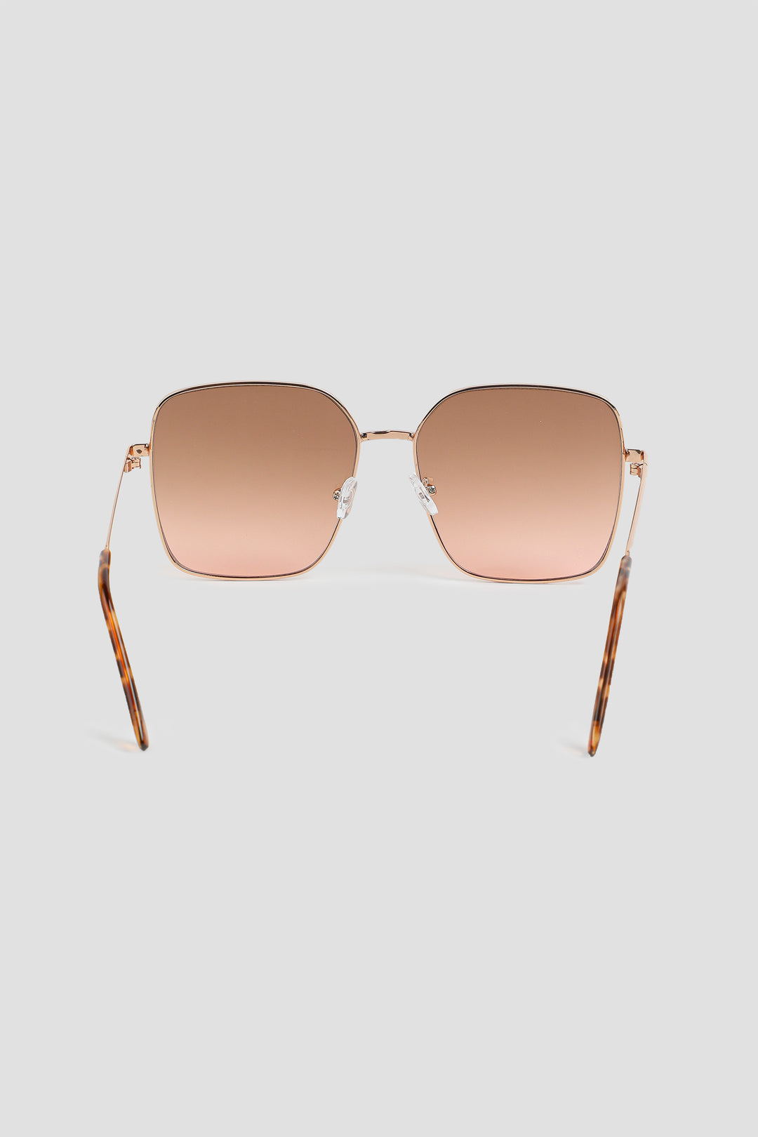 Grandes lunettes de soleil carrées