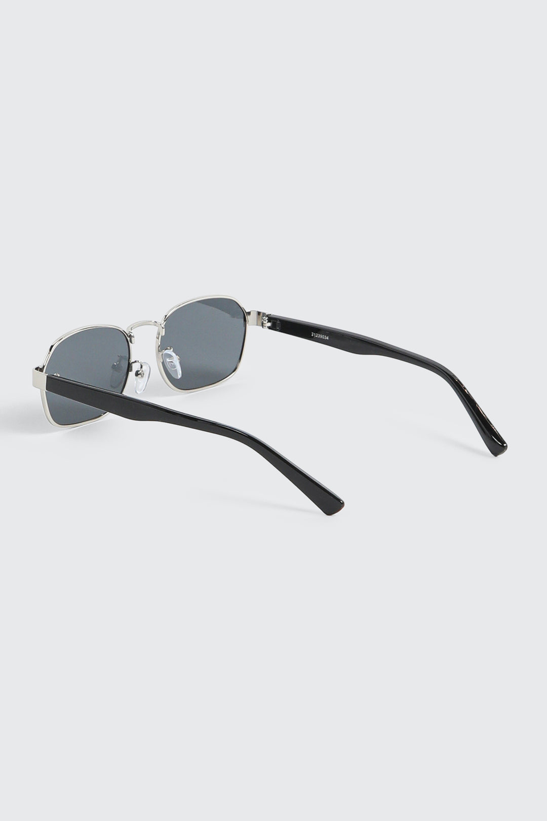 Lunettes de soleil à monture fine