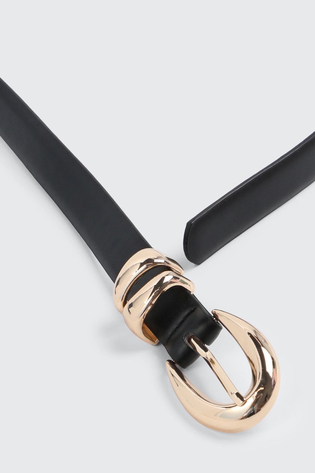 Oval Buckle Belt with Asymmetrical Loops