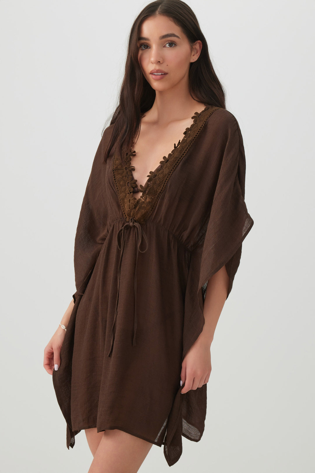 Cache-maillot à détail floral en crochet