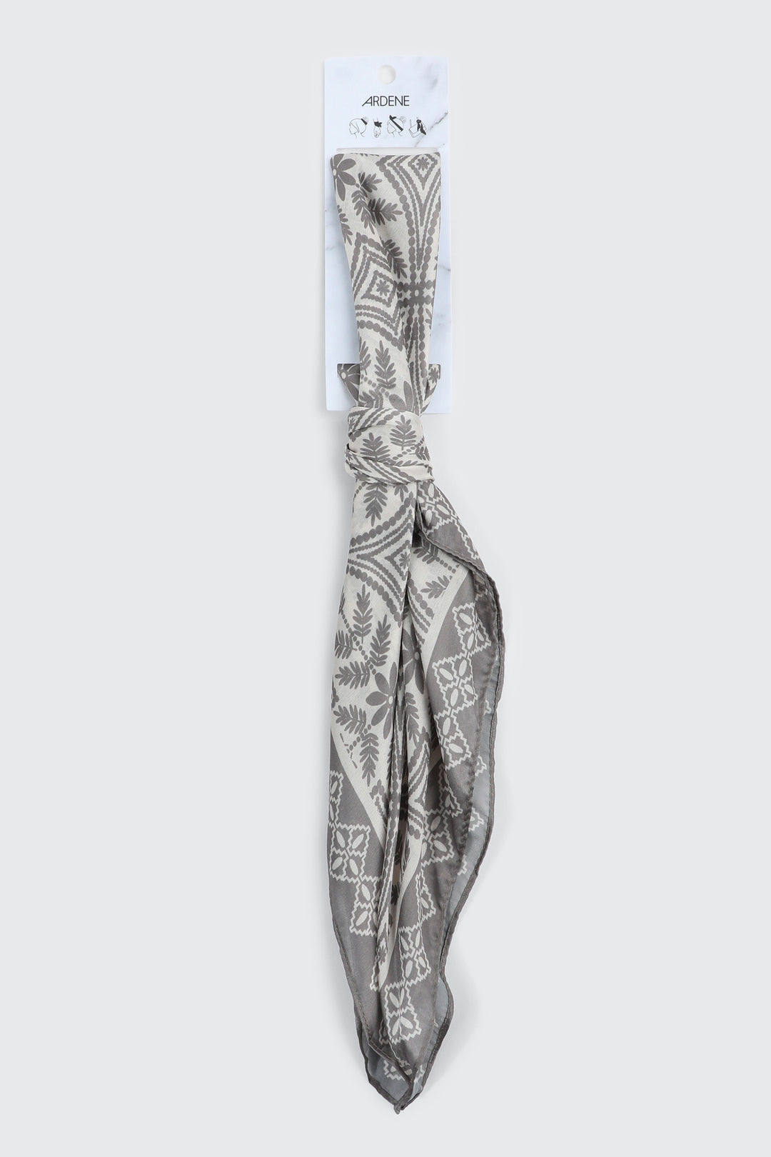 Foulard carré en satin