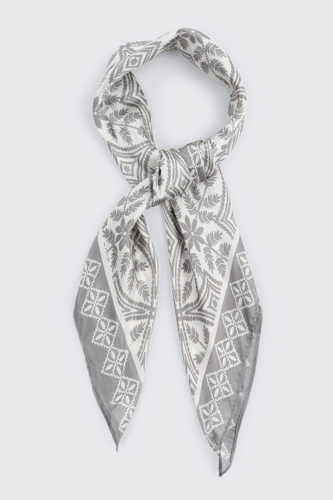 Foulard carré en satin