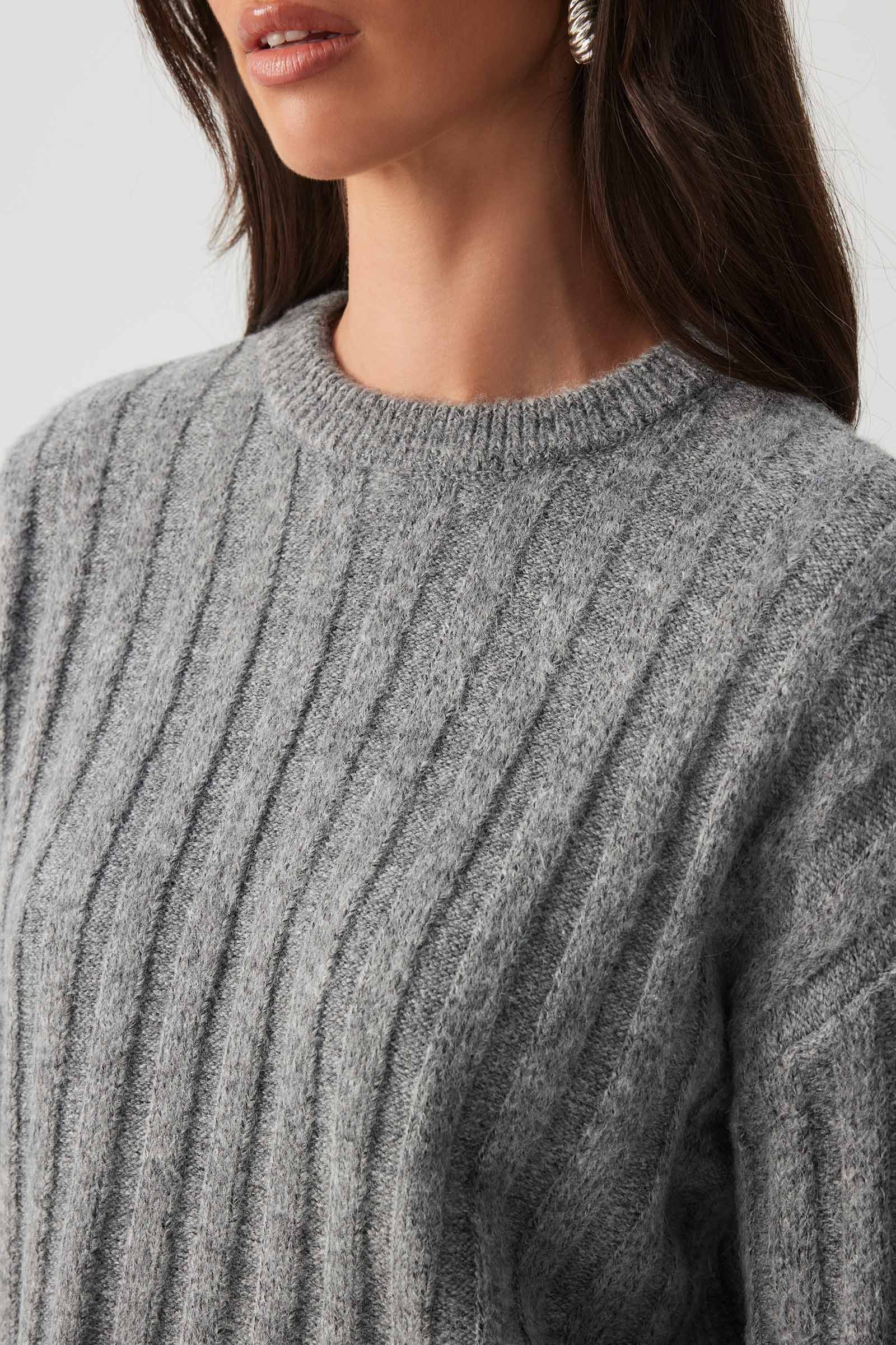 Crop Fuzzy Rib Crew Neck Sweater – Ardene