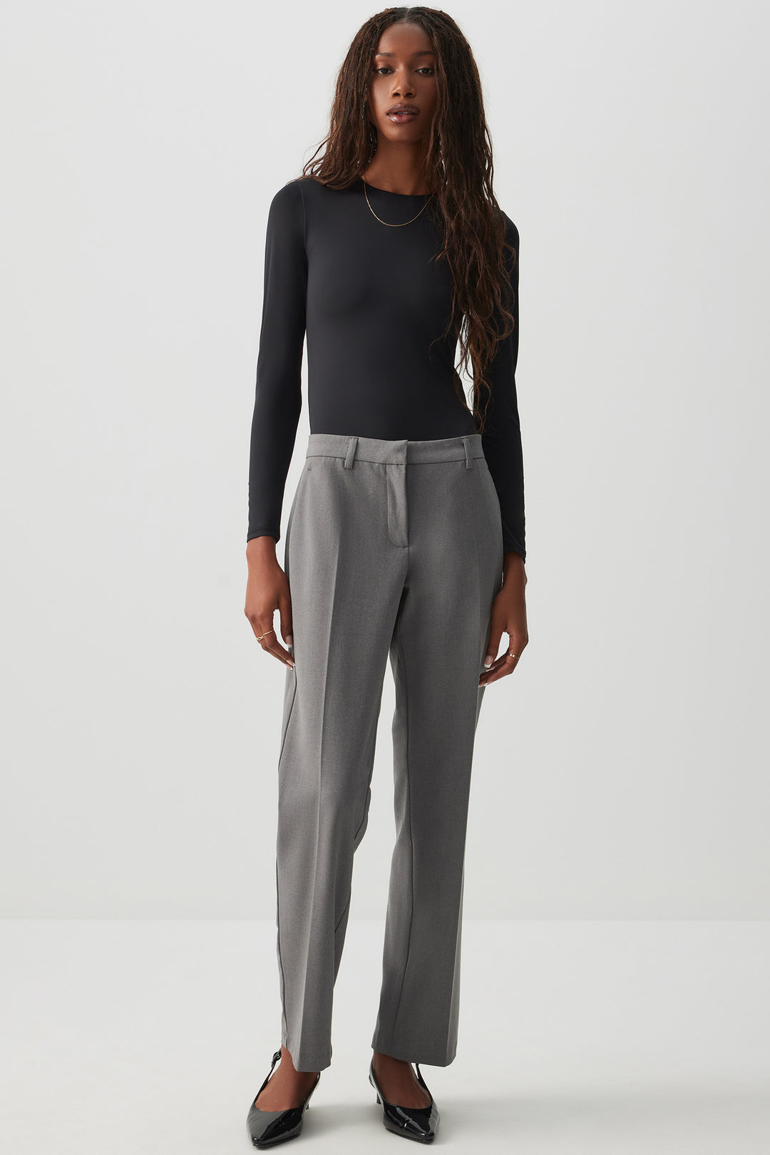 Pantalon à taille mi-haute et jambre droite