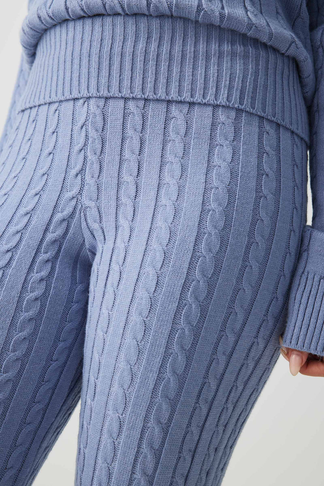 Pantalon évasé en tricot torsadé