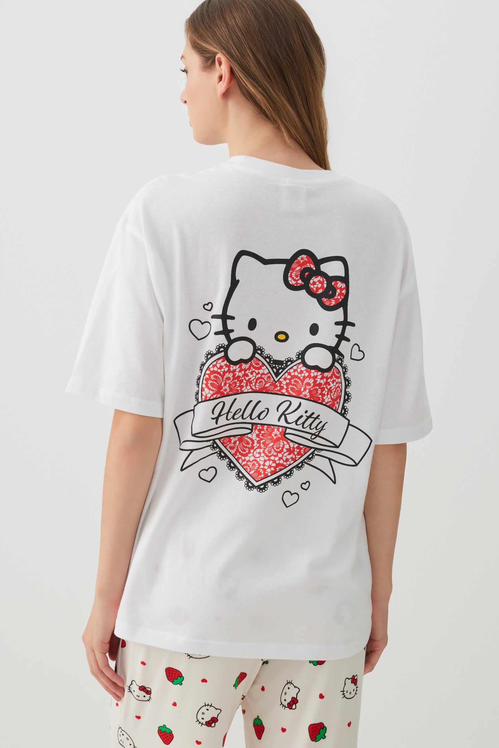Oversized Hello Kitty T-Shirt – Ardene