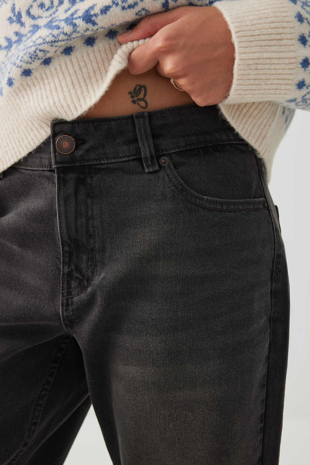 The Era Mid Rise Straight Jean