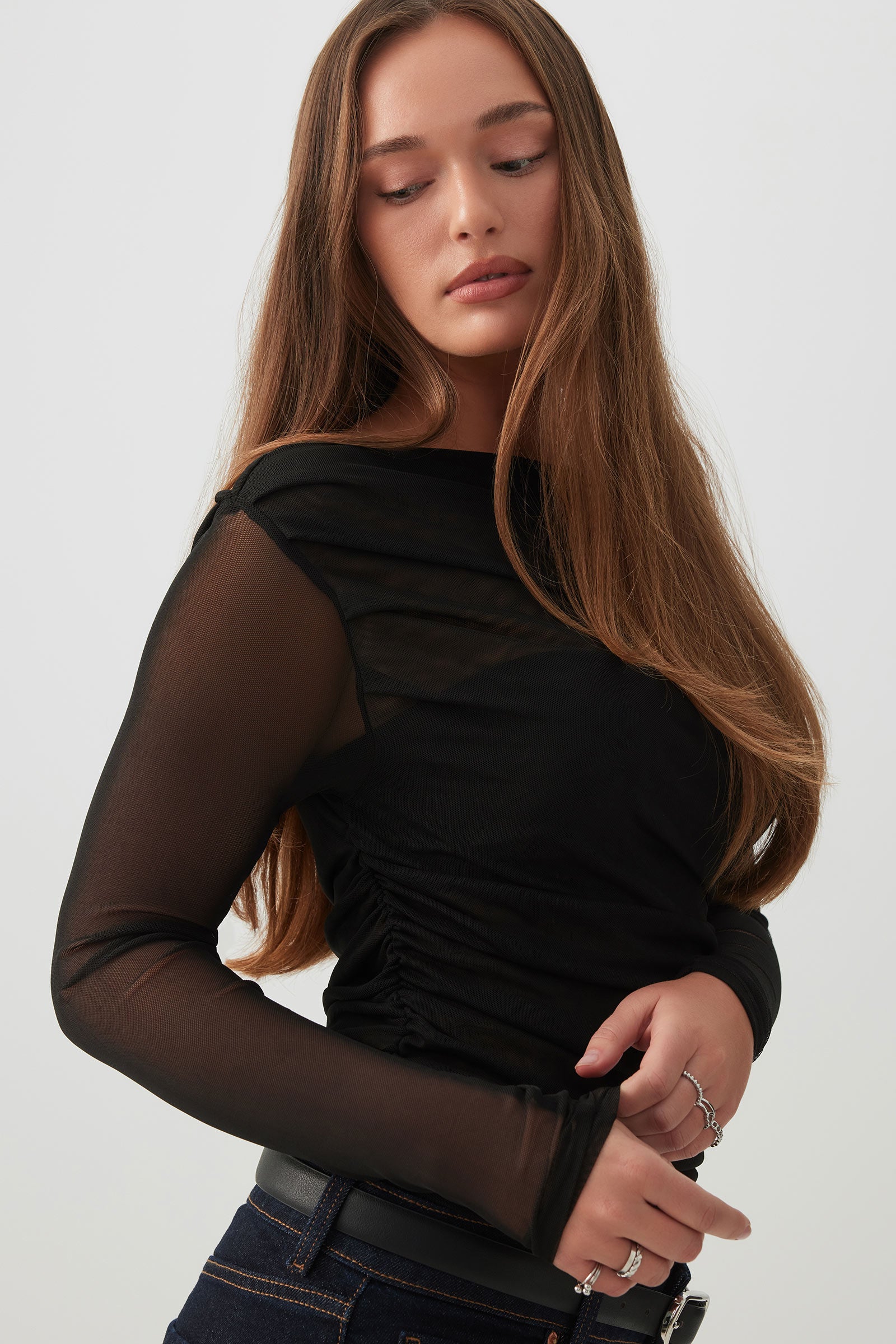 Asymmetrical Ruched Mesh top – Ardene