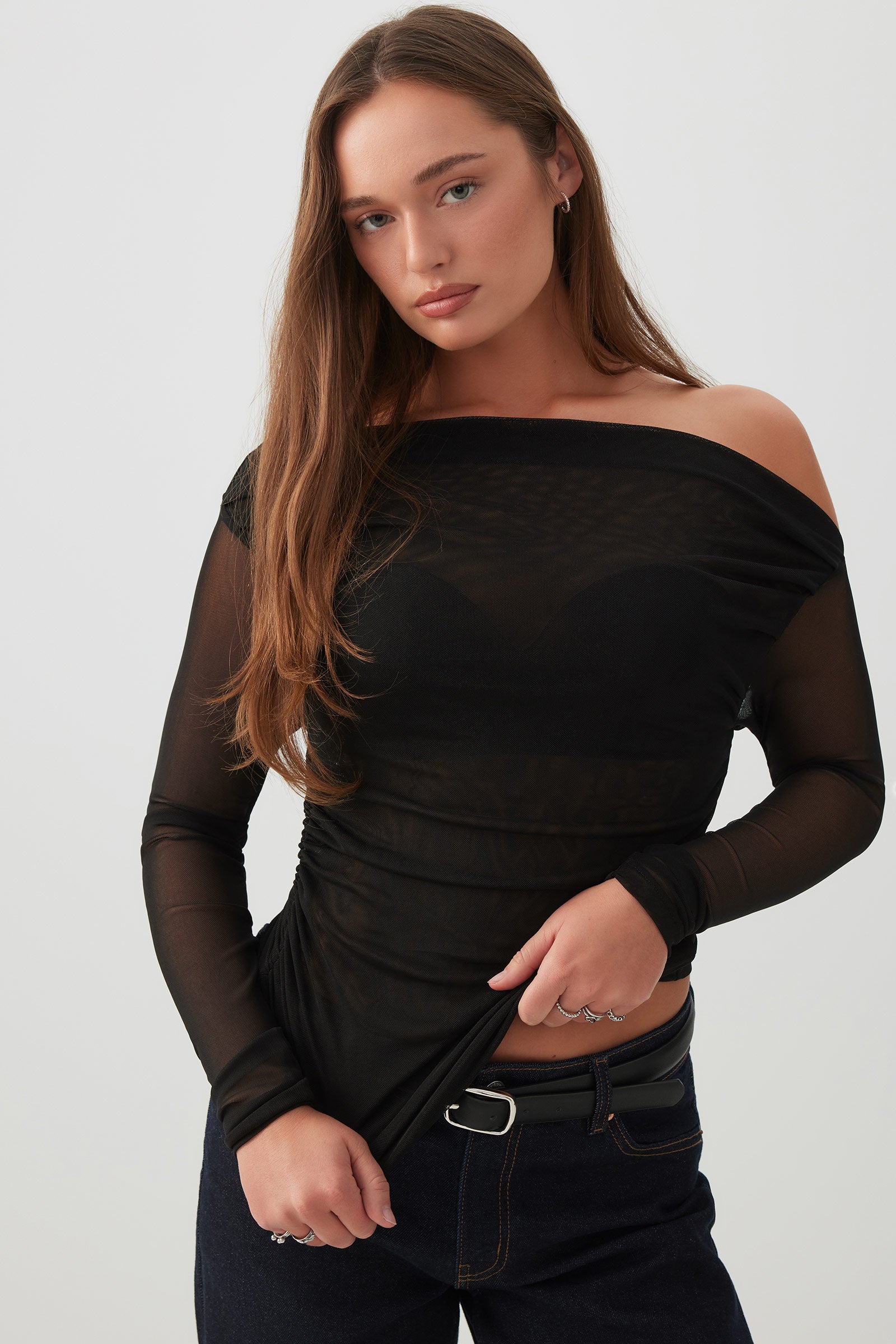 Asymmetrical Ruched Mesh top – Ardene