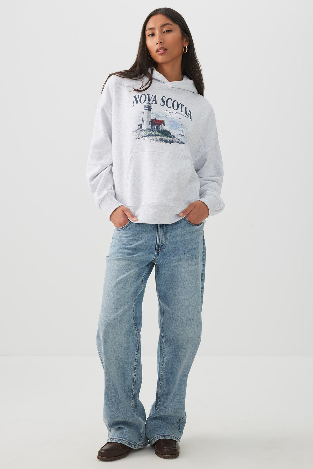 Chandail à capuchon ample imprimé