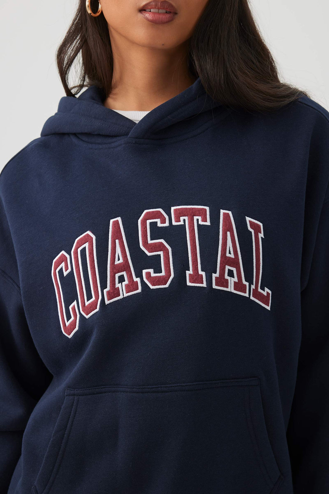 Chandail à capuchon ample imprimé