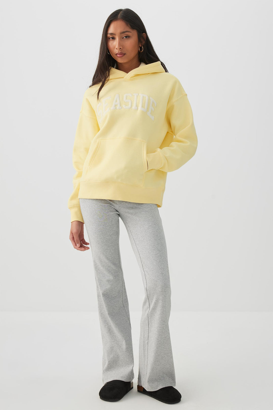 Chandail à capuchon ample imprimé