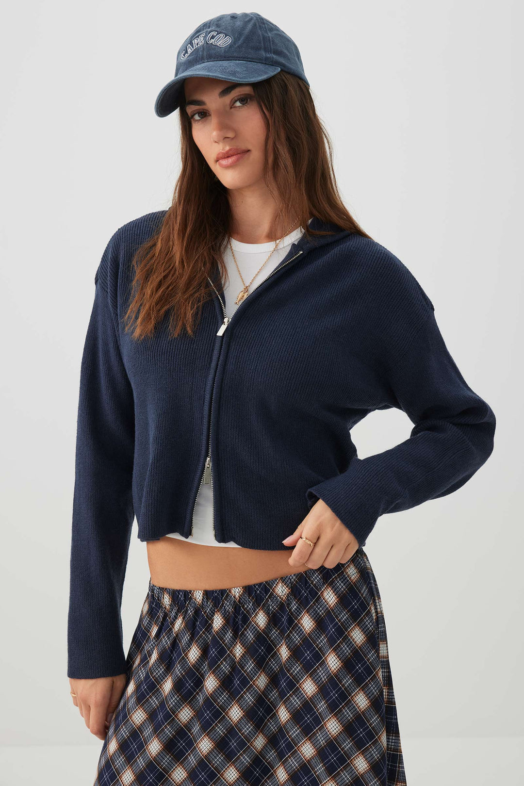 Chandail court à capuchon et glissière en tricot