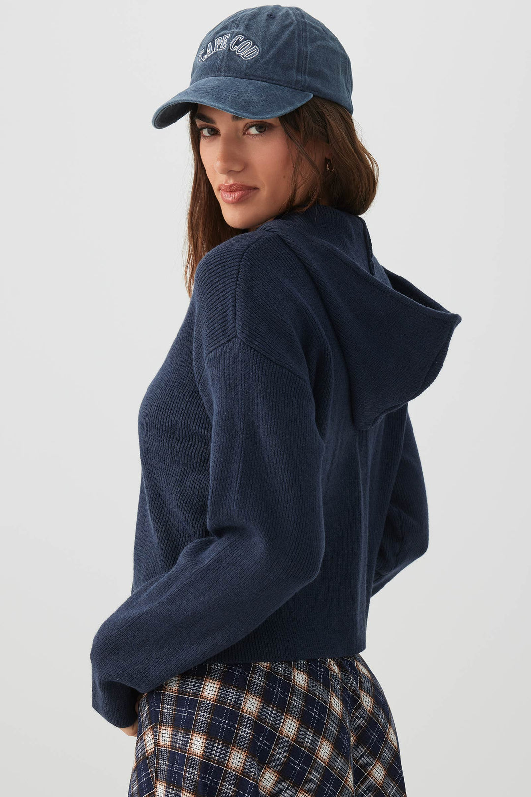 Chandail court à capuchon et glissière en tricot