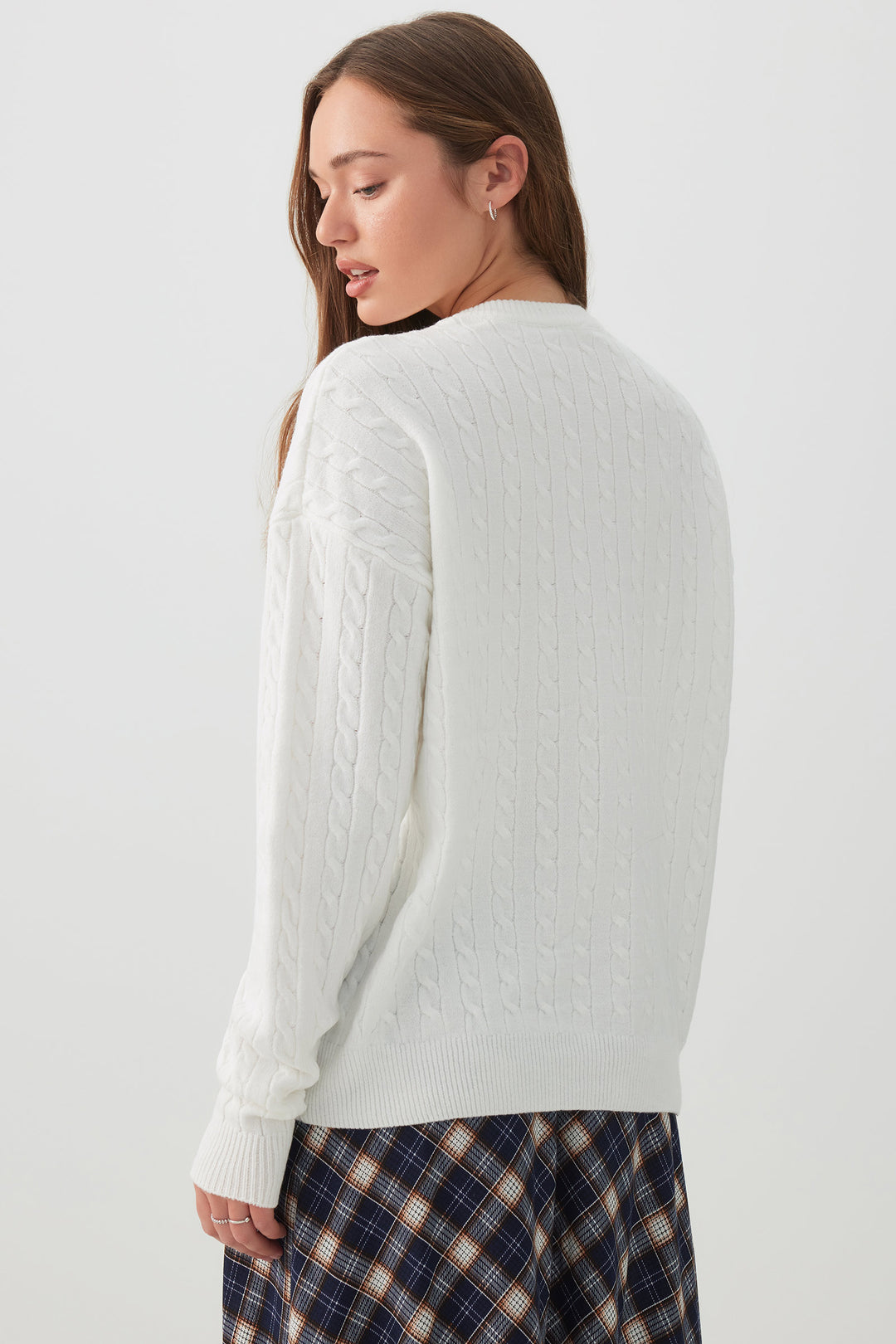 Chandail long à col col en tricot torsadé