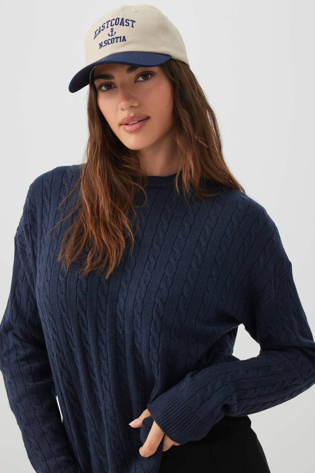 Chandail long à col col en tricot torsadé