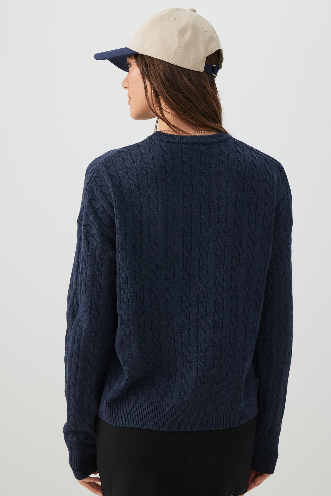 Chandail long à col col en tricot torsadé