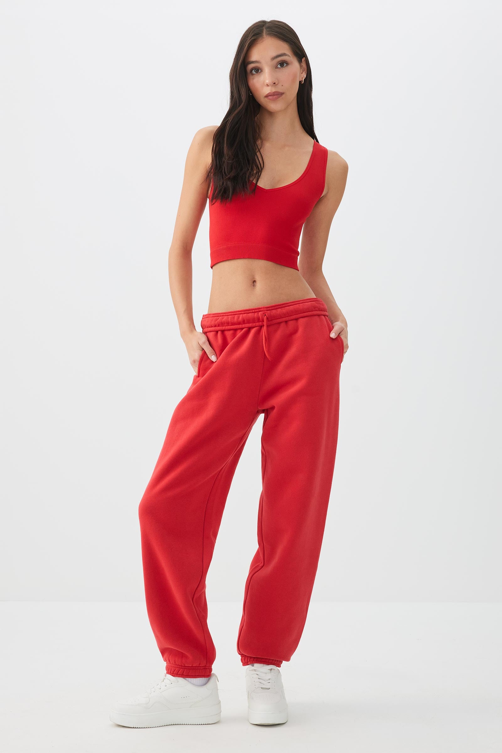 Seamless Crop V-Neck Tank Top – Ardene