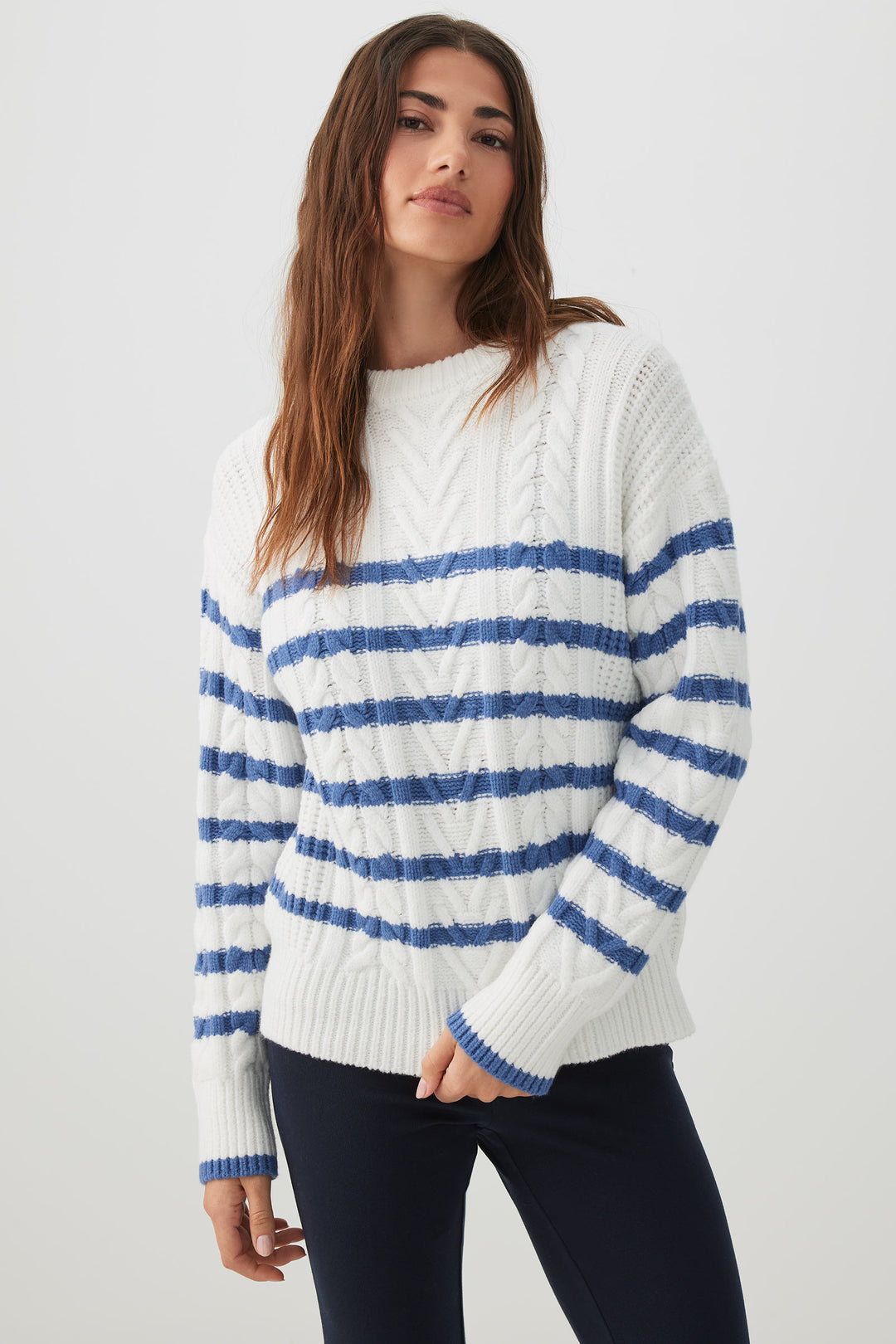 Chandail long en tricot torsadé à rayures