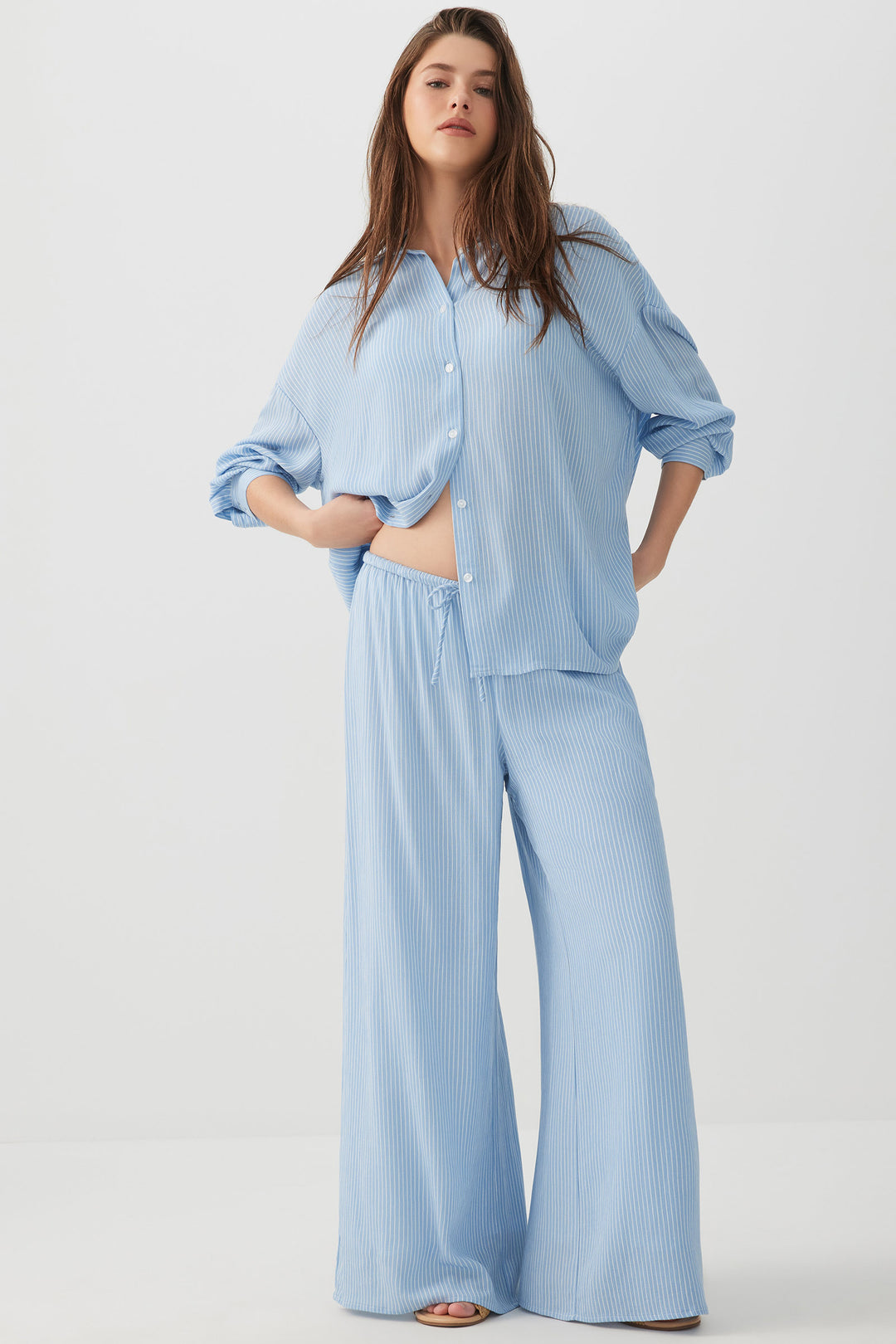 Crinkled Mid Rise Flowy Pants