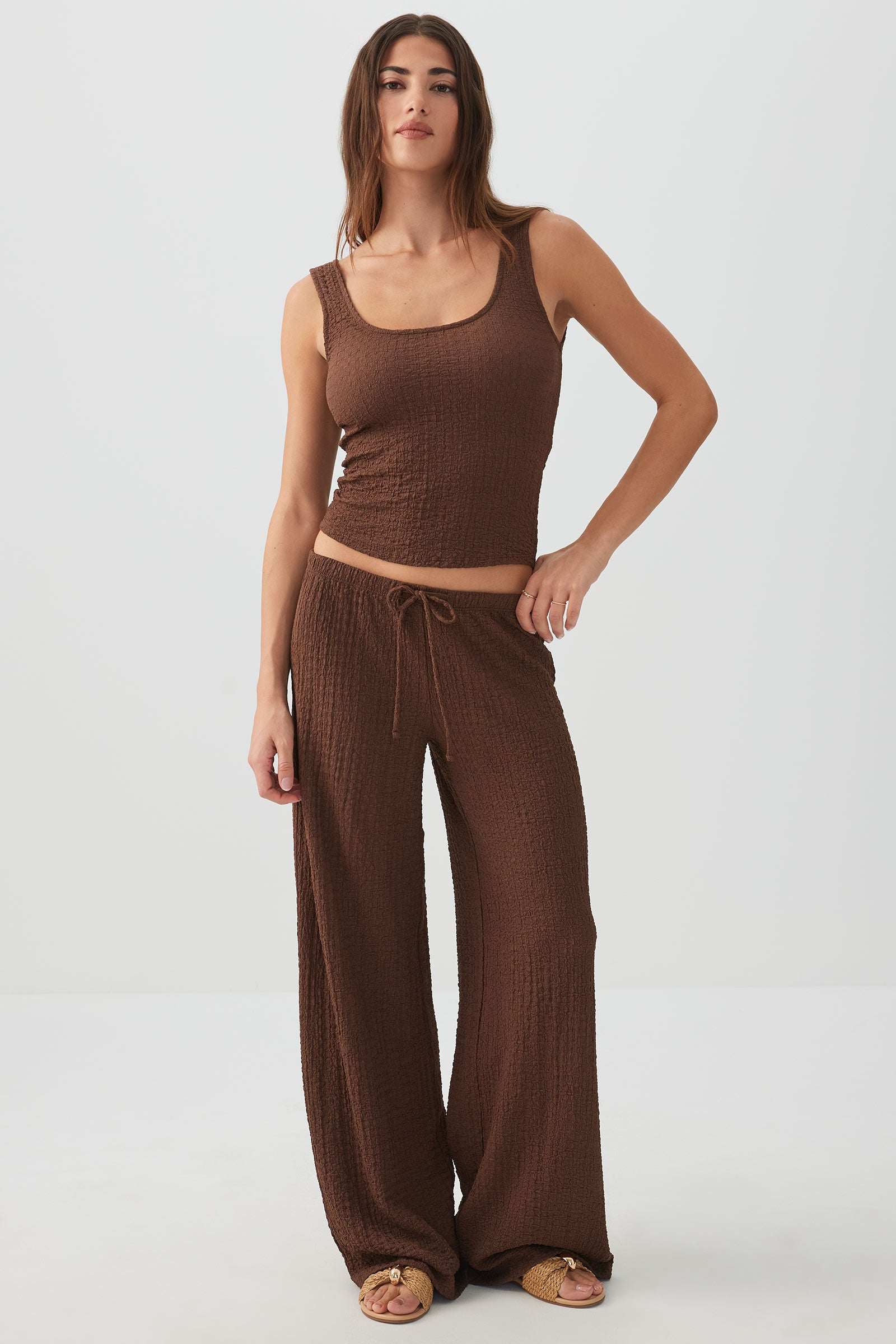 Textured Scoop Neck Tank Top – Ardene