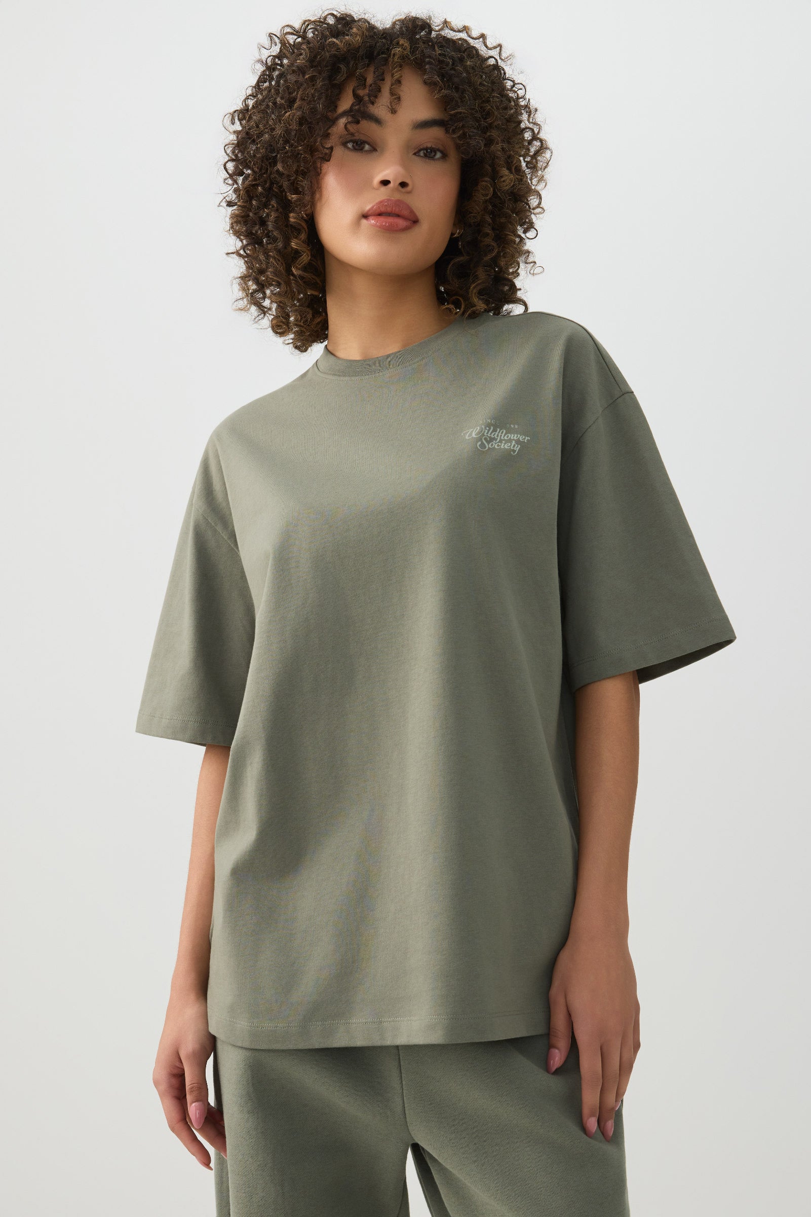 Oversized Graphic T-Shirt – Ardene