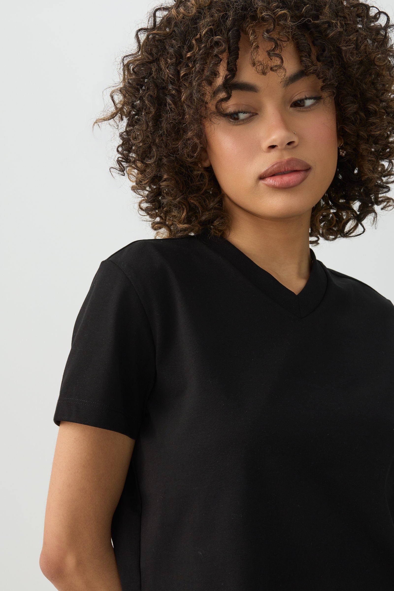 Short Length V-Neck Short Sleeve T-Shirt – Ardene